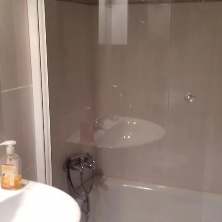 4 Balcones Kır Evi